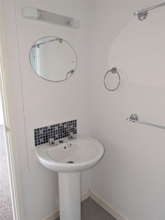 LL Ref 23D, Flat 4 Aicon House, 2 Laws Street, Pembroke Dock photo 5