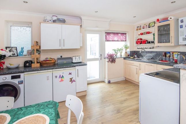 45, Cheam Way, Southampton photo 4