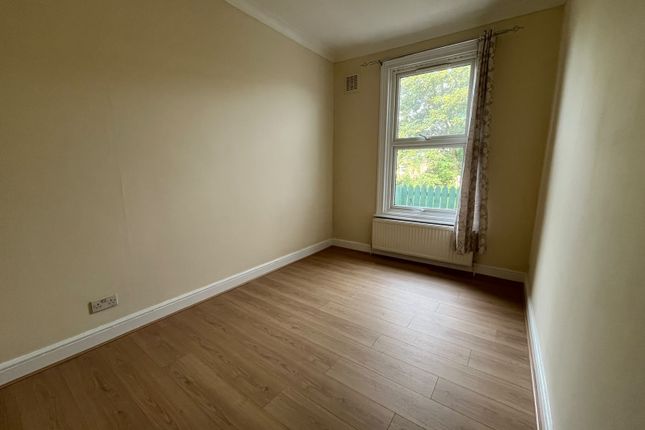 Flat C, 23, Mount View Road, London photo 3