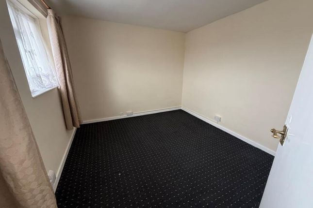 Rose Lane Romford, London photo 4
