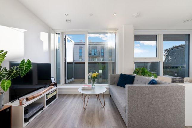 Studio flat on Flat 61 1, Wray Avenue, London, £290,000