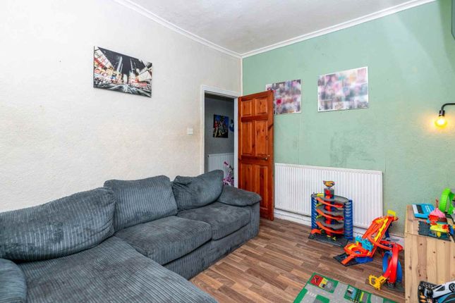 8, Osborne Grove, Rhyl photo 4