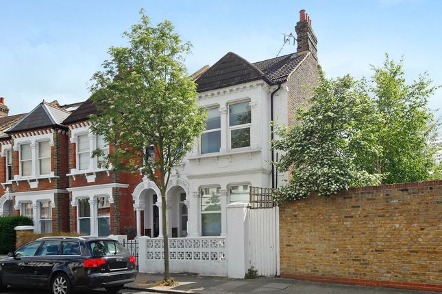 Thumbnail Flat to rent in Honeybrook Road, London