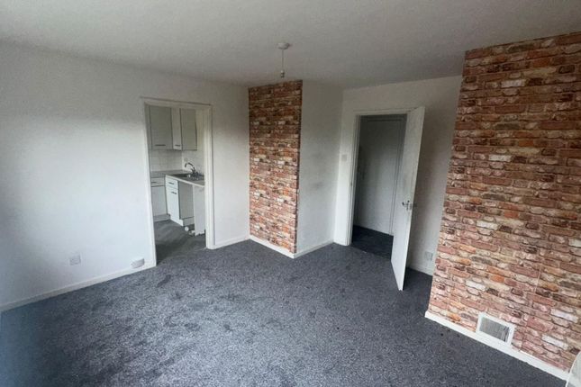 flat 56D, firthcliffe road, liversedge photo 2