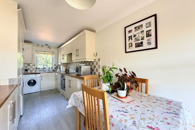 63 Naldertown, Wantage photo 3