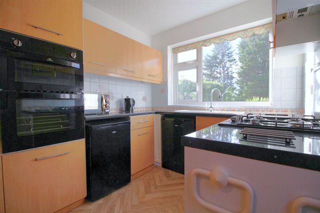 32 Thirlmere Road, Wigston photo 3