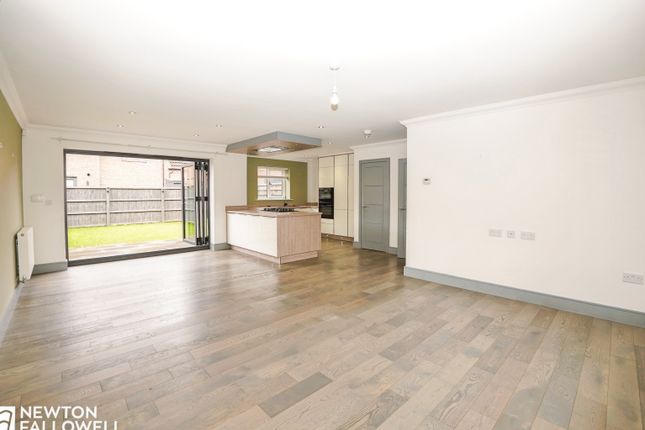 33, Hawfinch Meadows, Retford photo 5
