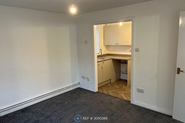 Flat, Litchfield Court Boardman Lane, Middleton, Manchester photo 5