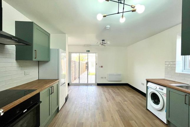 31, Yeading Fork, Hayes photo 4