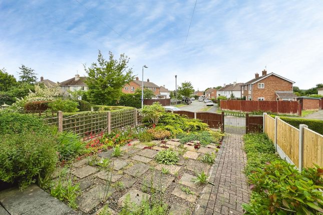14 Tennyson Avenue, Grantham photo 3