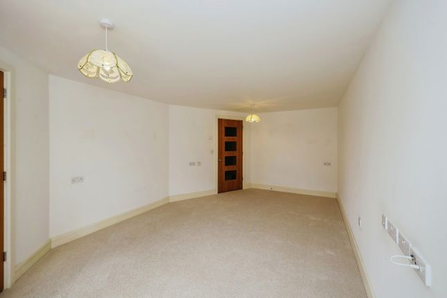 Flat for sale in Beaconsfield Road, Waterlooville, Hampshire