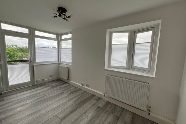 Thumbnail Flat to rent in Great North Road, London