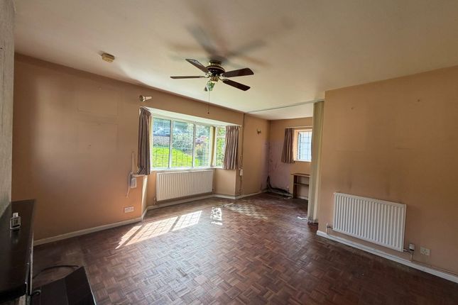 21, Harlands Close, Haywards Heath photo 2