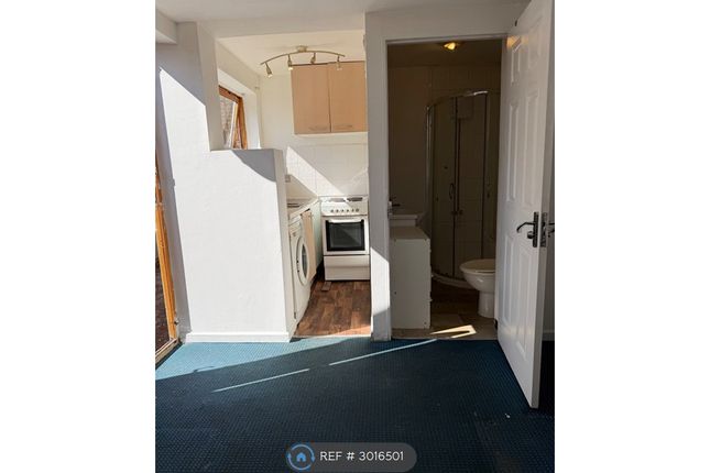 A Milton Road, Luton photo 2