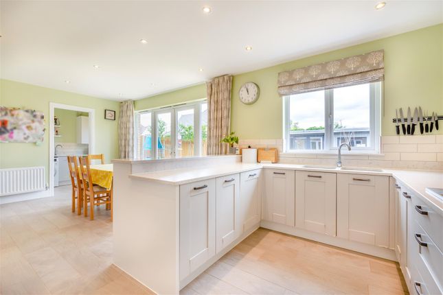 27, Admiral Way, Tonbridge photo 2