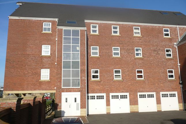 Flat to rent in Weavers Court, Buckshaw Village, Chorley