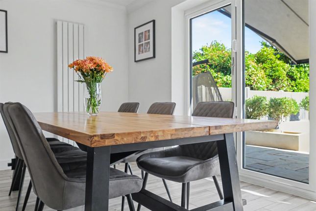 24A, Orchard Avenue, Hockley photo 4