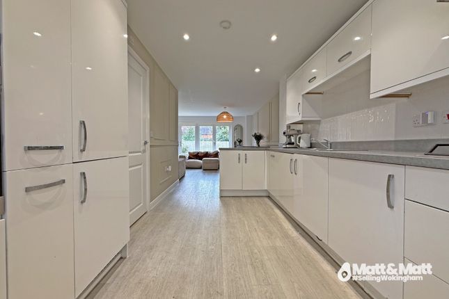 21, Morris Close, Wokingham photo 4