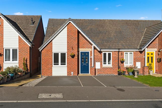 2-bed bungalow on Woodlands Way, Mansfield, £199,950