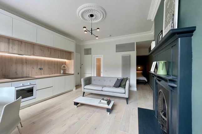 Huntly Gardens 27 flat  B 2, Glasgow photo 3