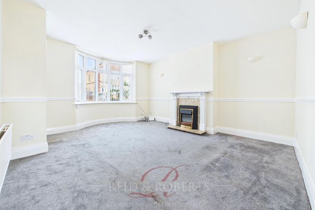 42, Kings Avenue, Flint photo 3