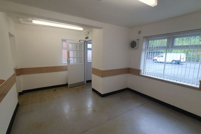 206, High Street, Tipton photo 5