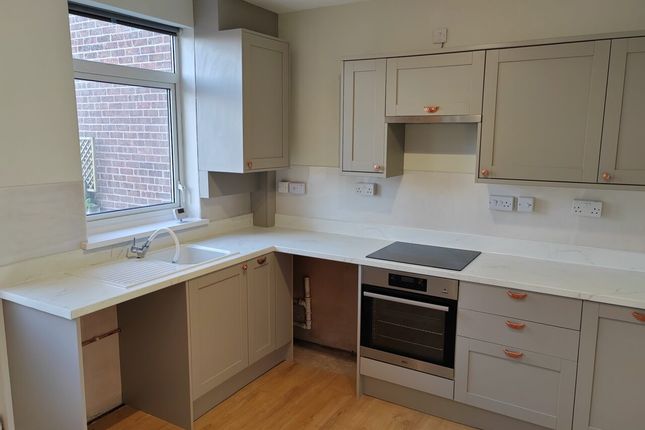 15, Park Grove, Rotherham photo 2
