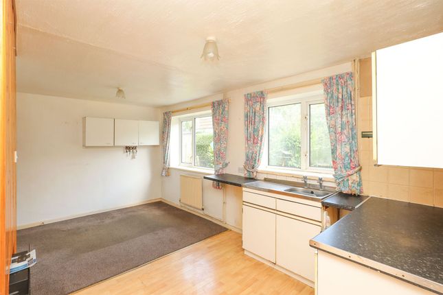 27 Springfield Road, Dronfield photo 2