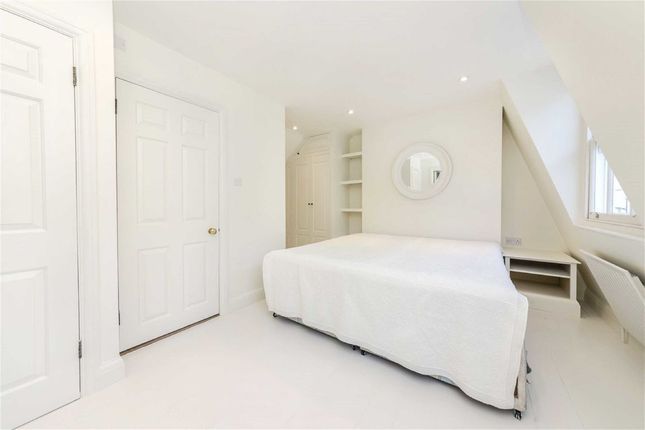 Property to rent in St. George's Square Mews, London