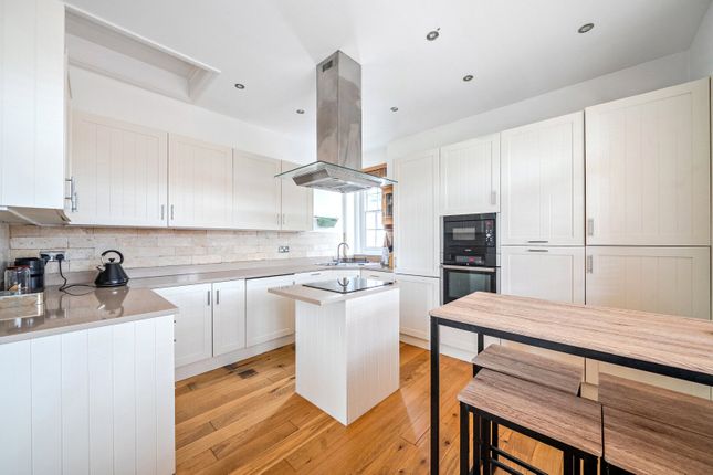 Flat 2, 14, Portsmouth Road, Kingston Upon Thames photo 4