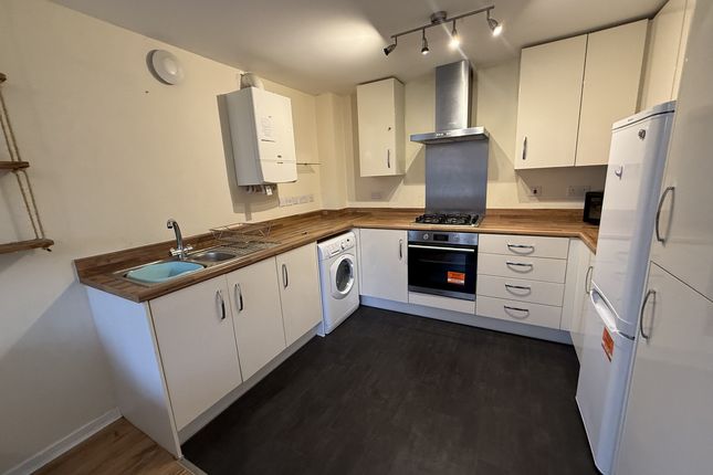 3, Fox Close, Thornbury photo 3