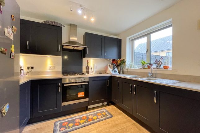 23 Crete Hall Road, Northfleet, Kent photo 2