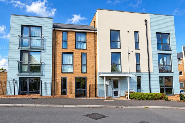 2-bed flat on Snowdrop Drive, Bristol, £235,000