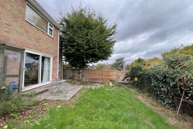 17 , Knowles Close, Halstead photo 2