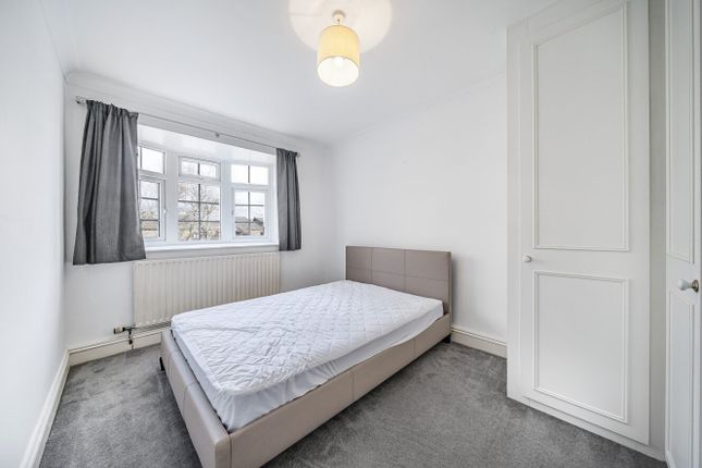 Flat 14, Augustus Court,, Augustus Road, London photo 4