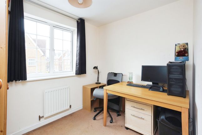 Town house for sale in Amethyst Drive, Sittingbourne