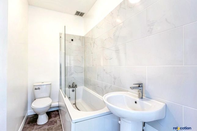 65 Warwick Road, London photo 4