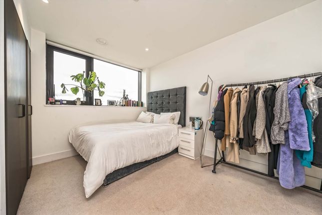 Flat 63, 57, Kingsland High Street, London photo 3