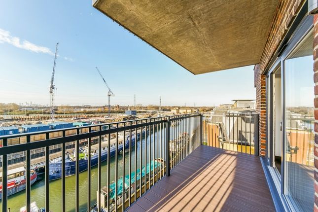 Flat 40, 36-40, Sharleston Court, Barking photo 3