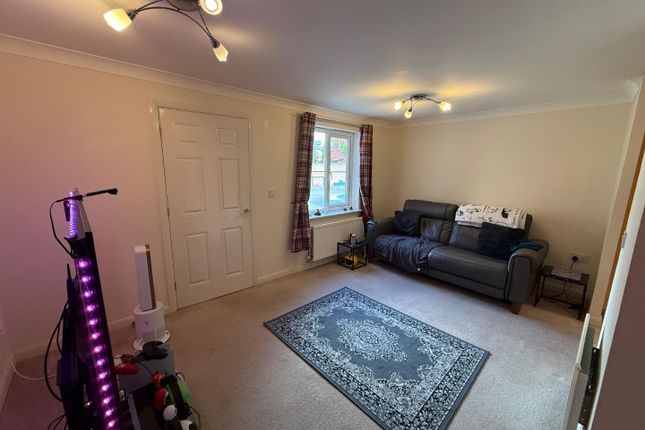 100, Deneb Drive, Swindon photo 4