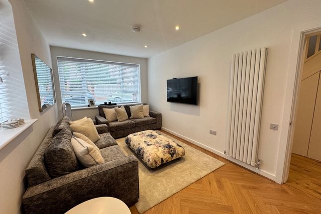 25, Pennington Gardens, Cheadle photo 4