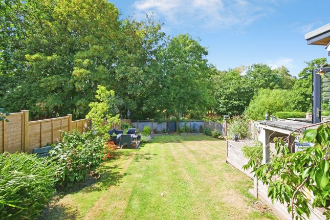 32, Linden Close, York photo 2
