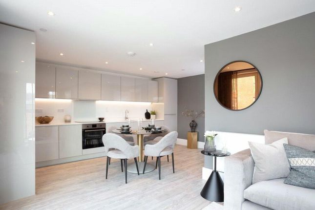 Flat for sale in Maud Road, London