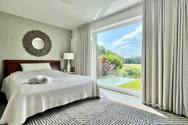 Room 1, 4, Winchmore Drive, Cambridge photo 5