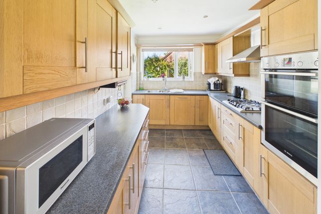 25 Seafield Park Road, Fareham photo 3