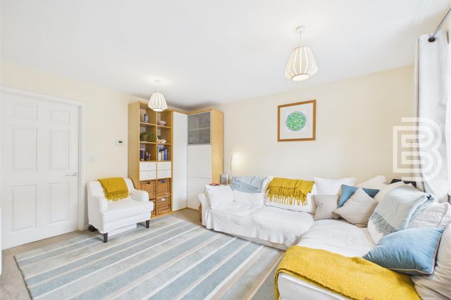 3 Jardiniere Court, Hillmorton Road, Rugby photo 3