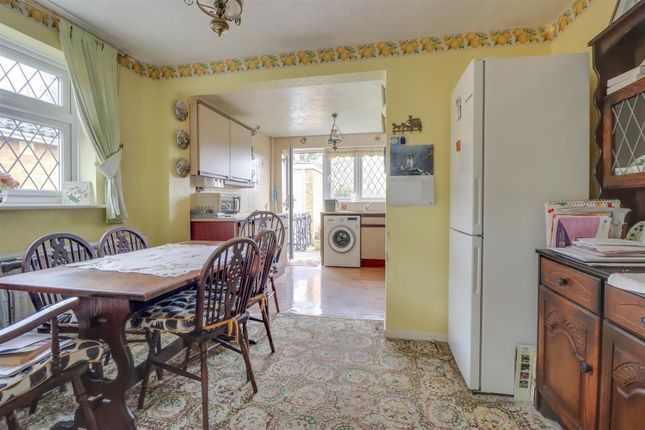 17, Whist Avenue, Wickford photo 4