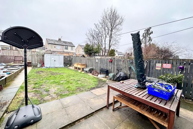 25, Dalton Green Lane, Huddersfield photo 2