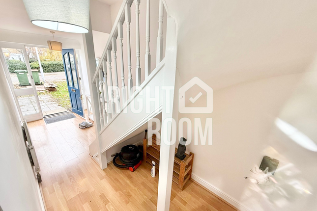 96 Grimsby Grove, London photo 4