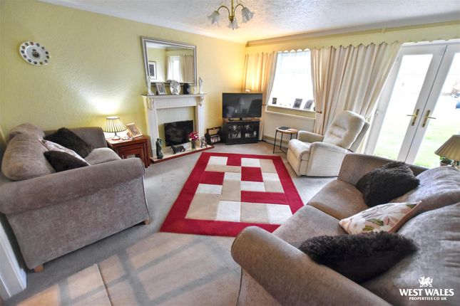 43, Devonshire Road, Pembroke Dock photo 2